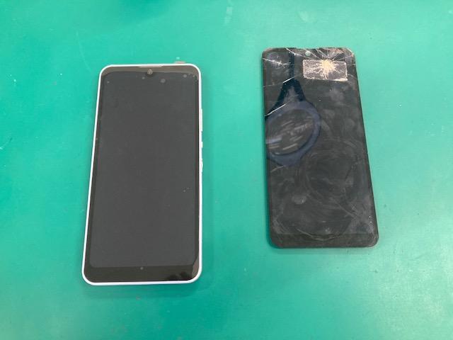 AQUOS wish2 の画面交換を行いました